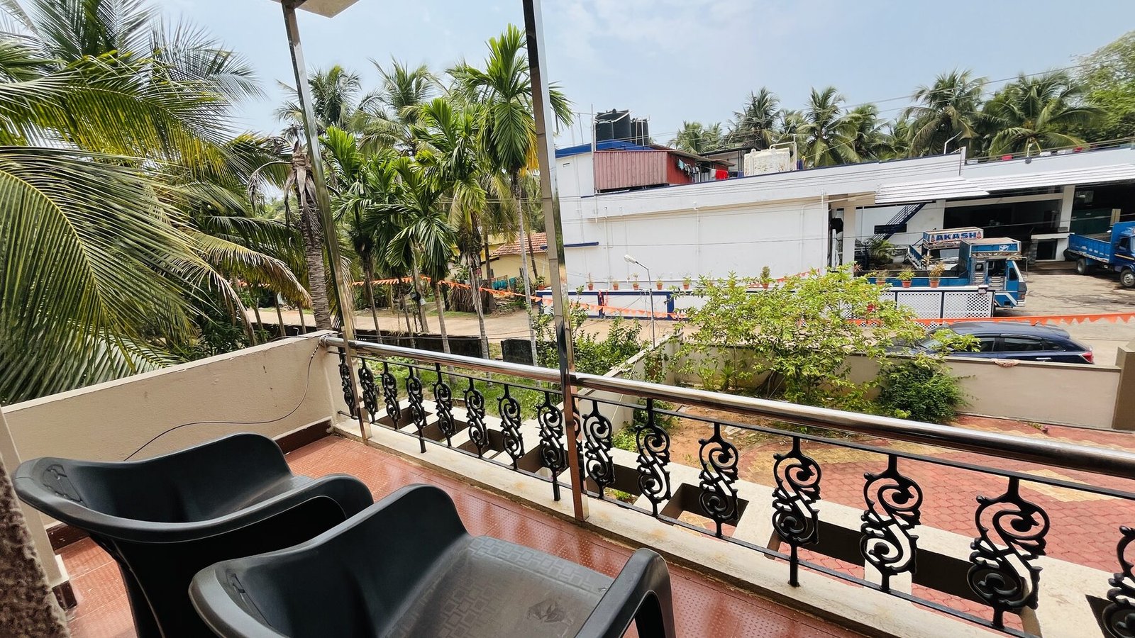 Rooftop sit-out view