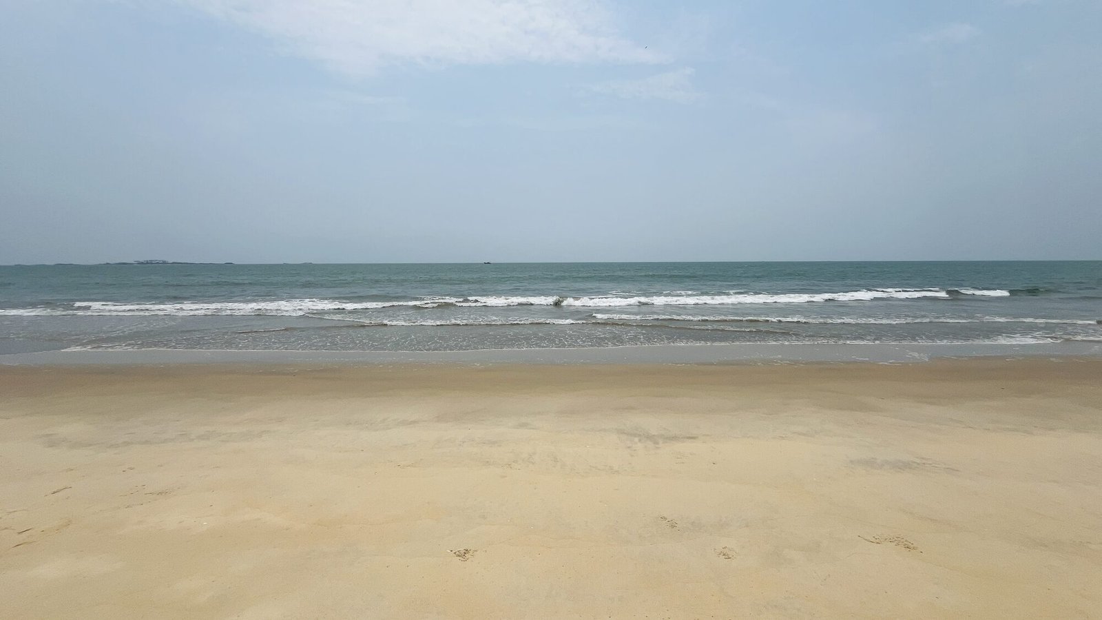 Coastal shoreline near Malpe